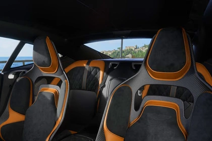 Aston Martin DB12 10