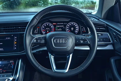 Audi Q8 14
