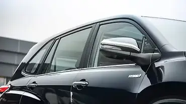 Toyota Innova Hycross 10